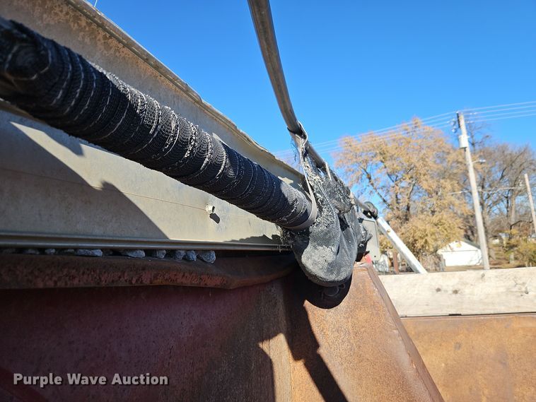 image for item EI8669 1991 Ford L8000 dump truck