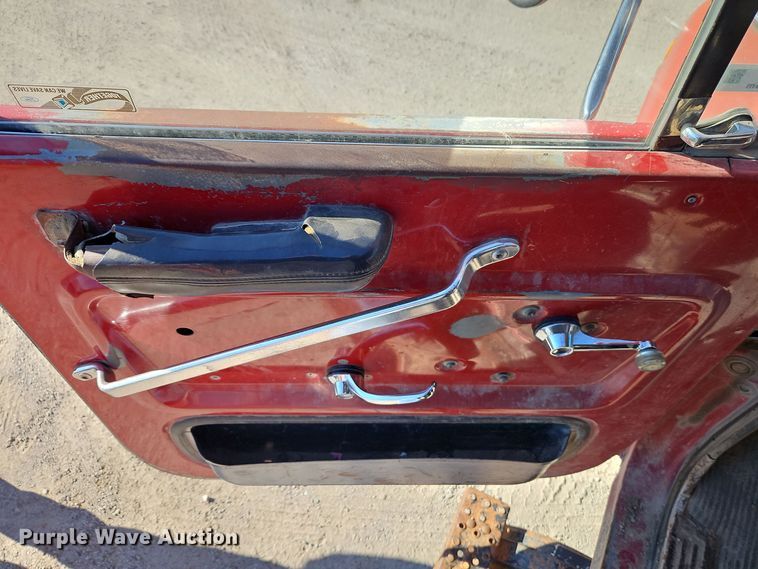 image for item EI8669 1991 Ford L8000 dump truck