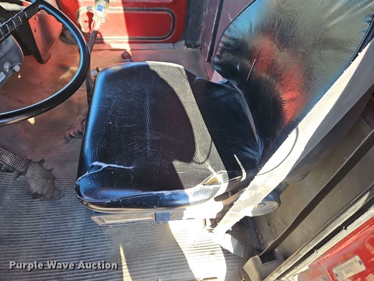 image for item EI8669 1991 Ford L8000 dump truck