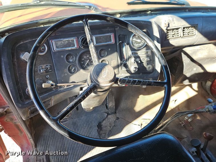 image for item EI8669 1991 Ford L8000 dump truck