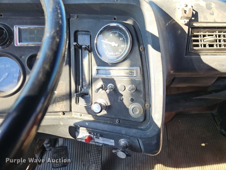 image for item EI8669 1991 Ford L8000 dump truck