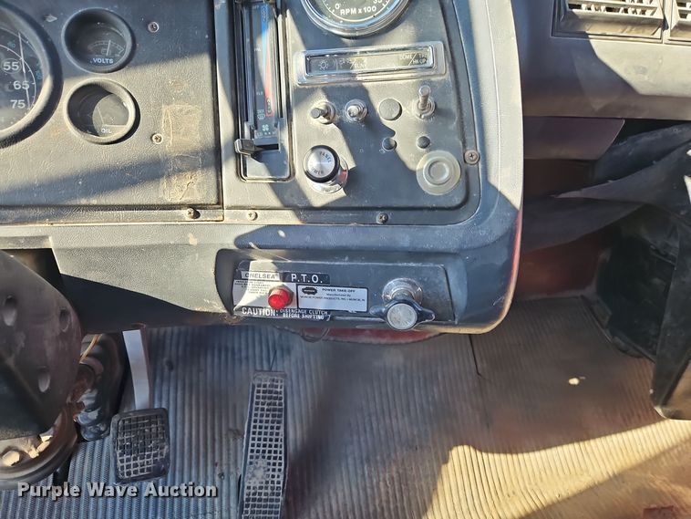 image for item EI8669 1991 Ford L8000 dump truck