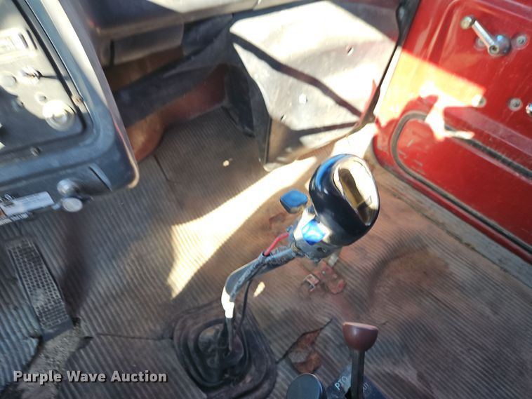 image for item EI8669 1991 Ford L8000 dump truck