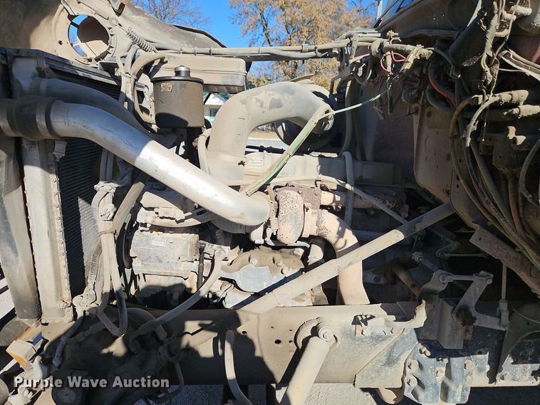 image for item EI8669 1991 Ford L8000 dump truck