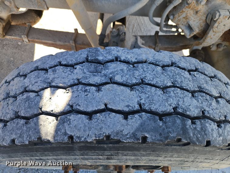 image for item EI8669 1991 Ford L8000 dump truck