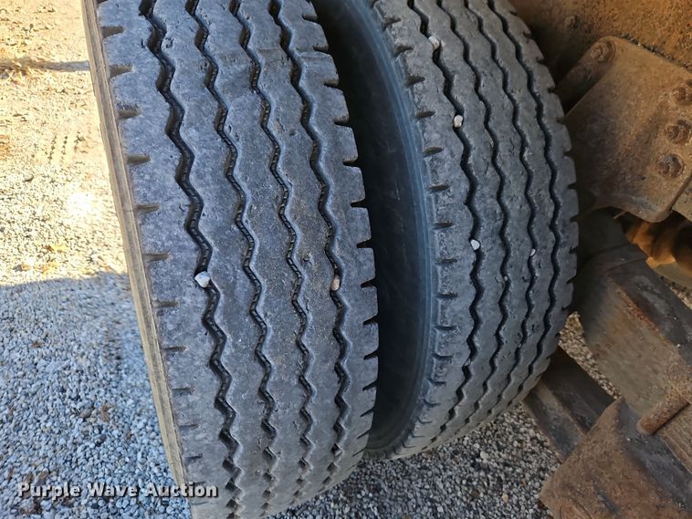 image for item EI8669 1991 Ford L8000 dump truck