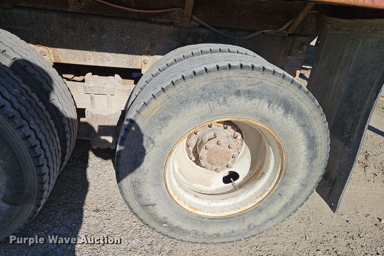 image for item EI8669 1991 Ford L8000 dump truck