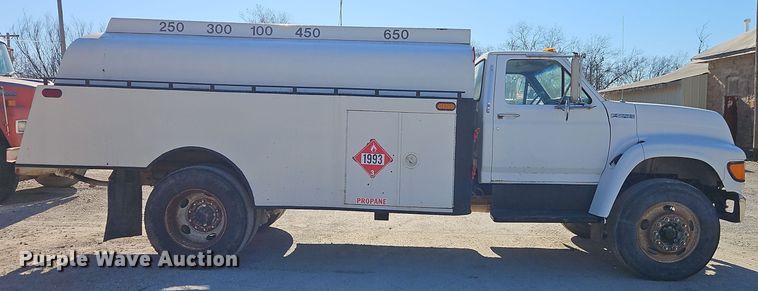 image for item EI8670 1998 Ford F700 fuel truck