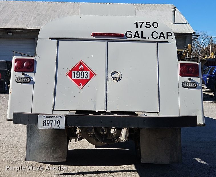 image for item EI8670 1998 Ford F700 fuel truck