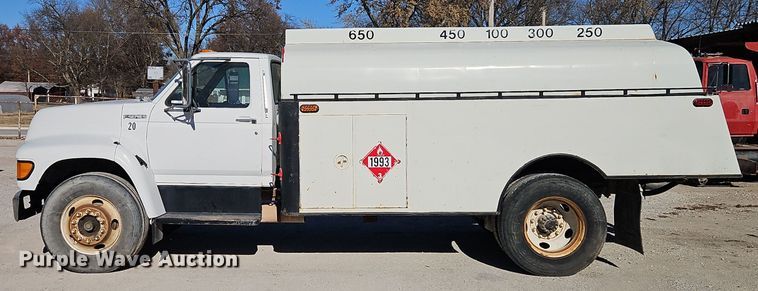 image for item EI8670 1998 Ford F700 fuel truck