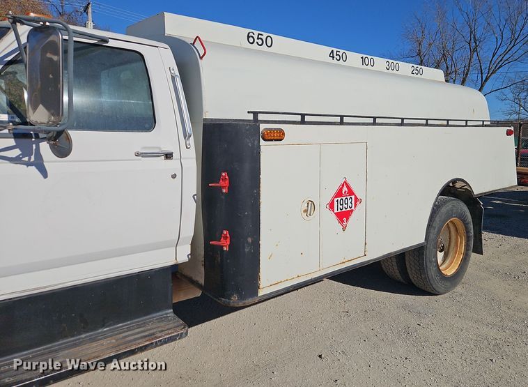 image for item EI8670 1998 Ford F700 fuel truck