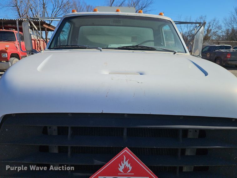 image for item EI8670 1998 Ford F700 fuel truck