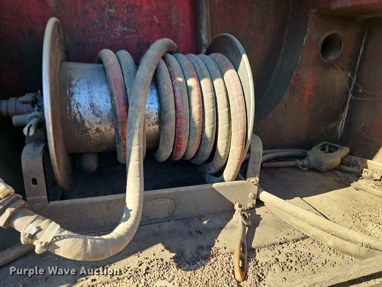 image for item EI8670 1998 Ford F700 fuel truck