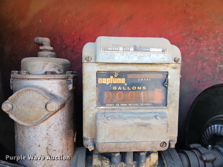 image for item EI8670 1998 Ford F700 fuel truck