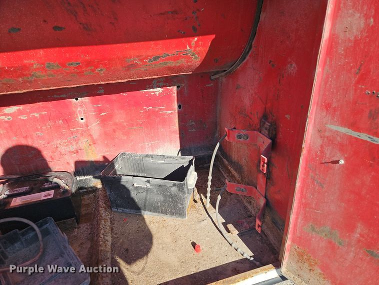 image for item EI8670 1998 Ford F700 fuel truck