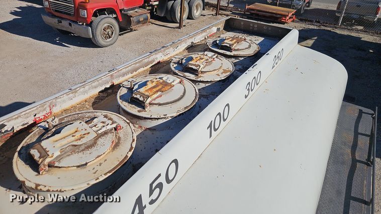 image for item EI8670 1998 Ford F700 fuel truck