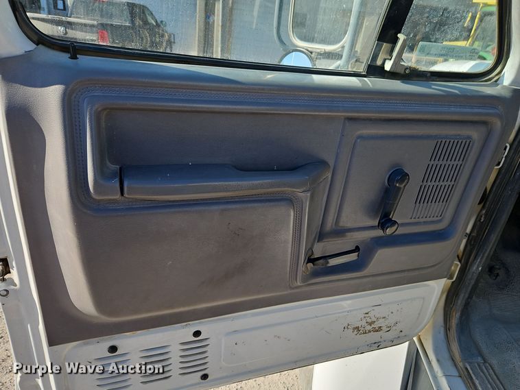 image for item EI8670 1998 Ford F700 fuel truck