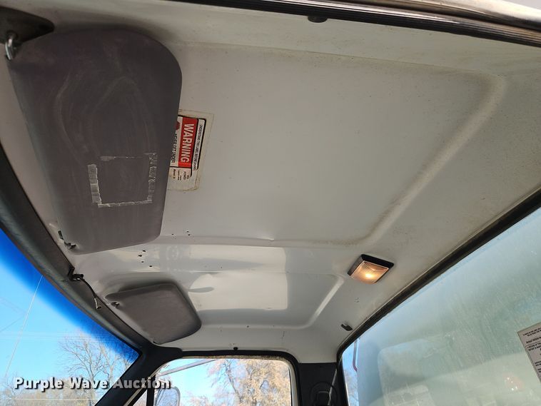 image for item EI8670 1998 Ford F700 fuel truck