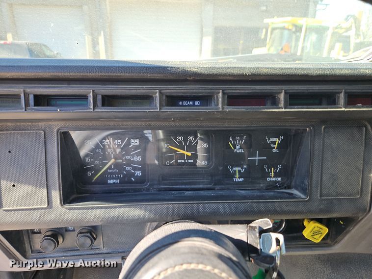 image for item EI8670 1998 Ford F700 fuel truck