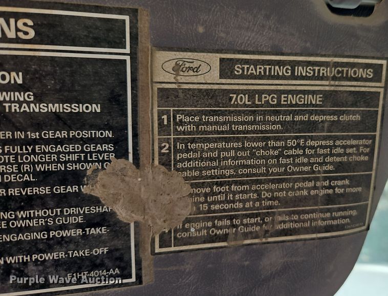 image for item EI8670 1998 Ford F700 fuel truck