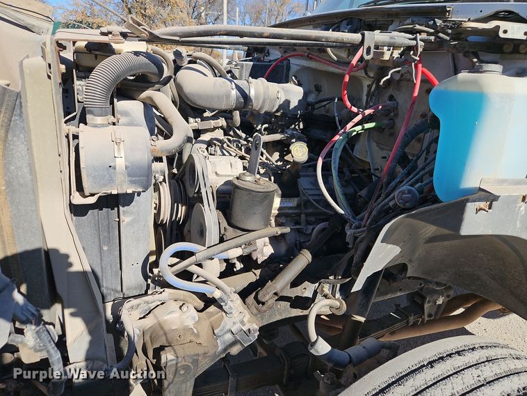 image for item EI8670 1998 Ford F700 fuel truck