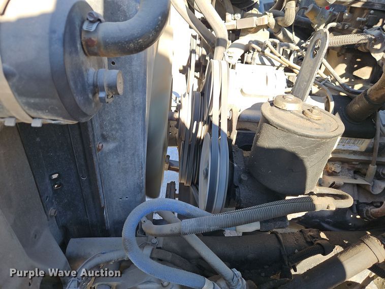 image for item EI8670 1998 Ford F700 fuel truck