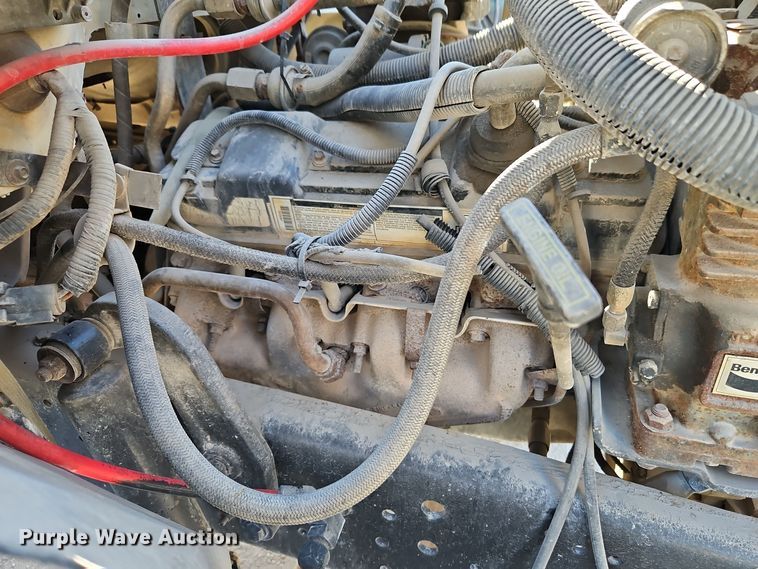 image for item EI8670 1998 Ford F700 fuel truck