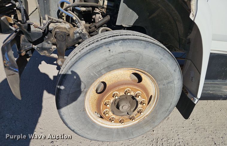 image for item EI8670 1998 Ford F700 fuel truck