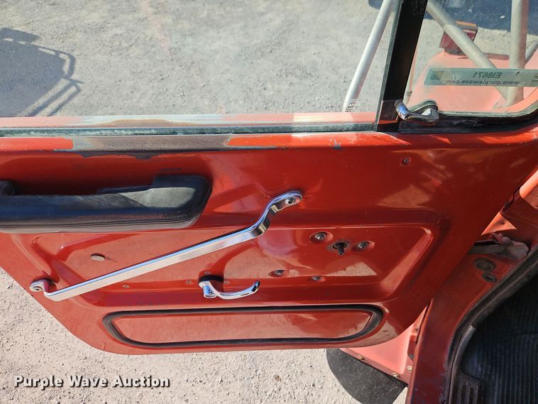 image for item EI8671 1989 Ford L8000 bucket truck