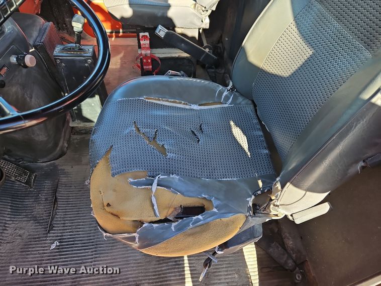 image for item EI8671 1989 Ford L8000 bucket truck