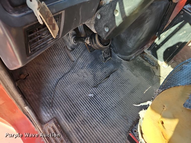 image for item EI8671 1989 Ford L8000 bucket truck