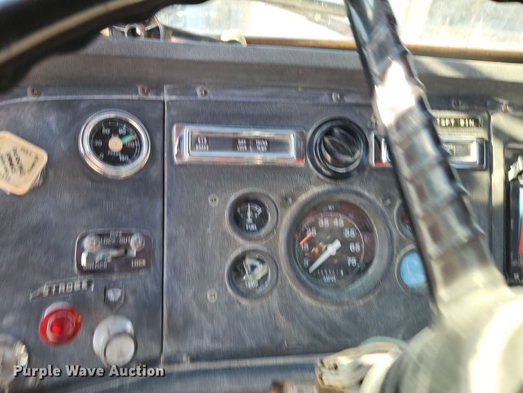 image for item EI8671 1989 Ford L8000 bucket truck