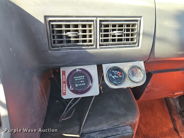 image for item EI8671 1989 Ford L8000 bucket truck