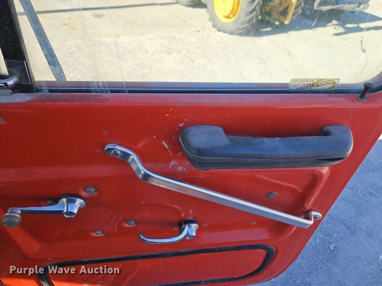 image for item EI8671 1989 Ford L8000 bucket truck