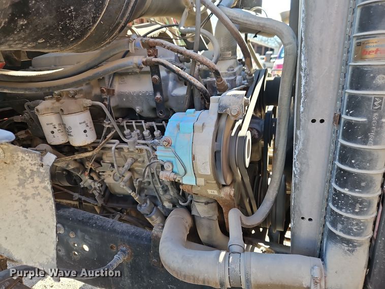 image for item EI8671 1989 Ford L8000 bucket truck