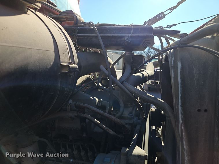 image for item EI8671 1989 Ford L8000 bucket truck