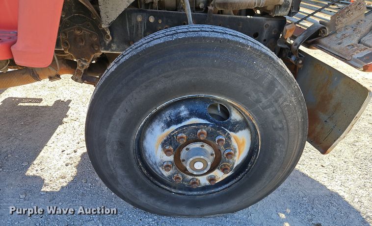 image for item EI8671 1989 Ford L8000 bucket truck