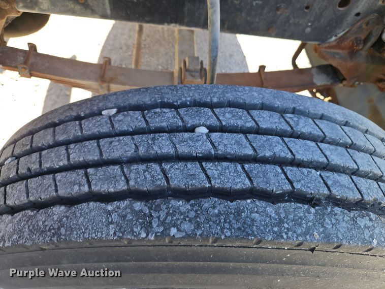 image for item EI8671 1989 Ford L8000 bucket truck