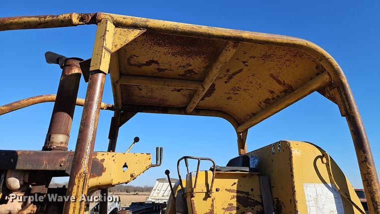 image for item EI8672 1969 Caterpillar D7 dozer