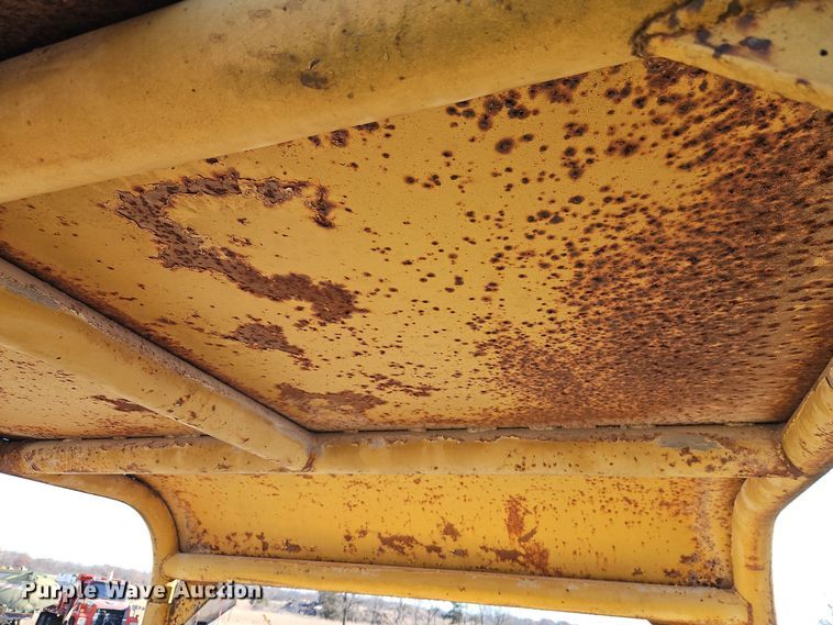 image for item EI8672 1969 Caterpillar D7 dozer