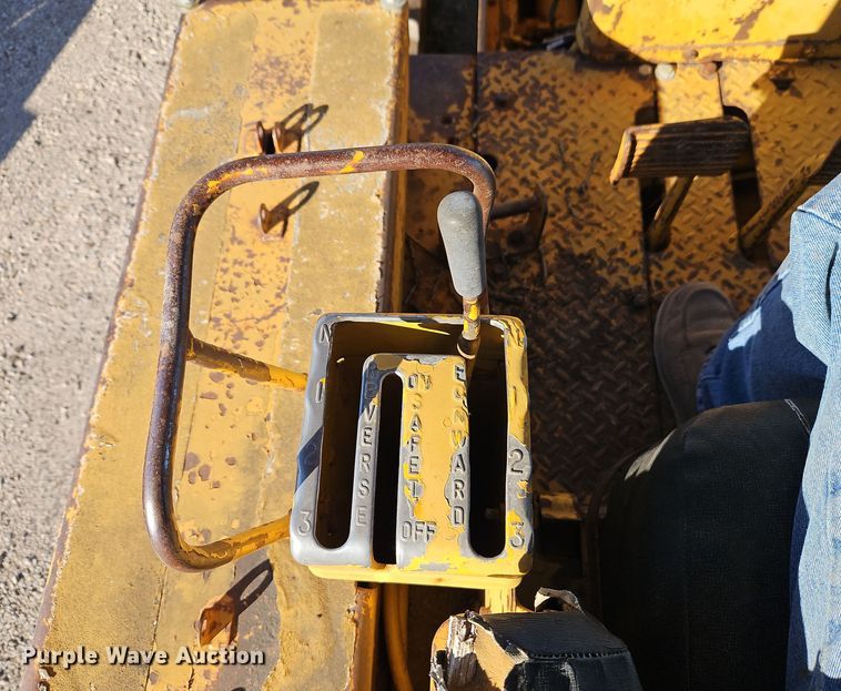 image for item EI8672 1969 Caterpillar D7 dozer