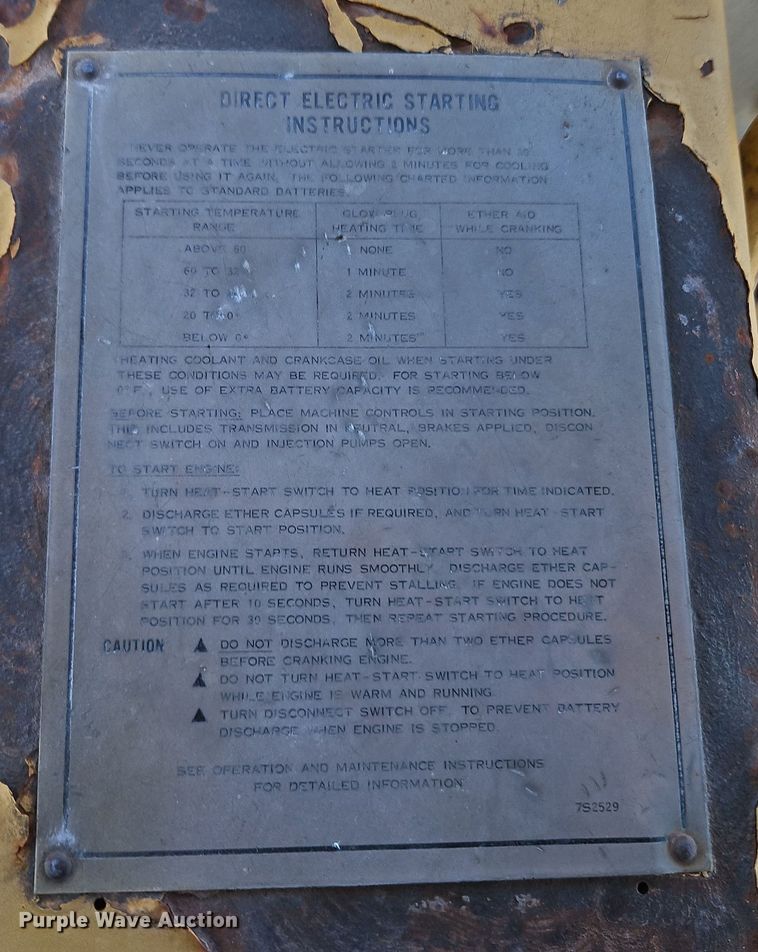 image for item EI8672 1969 Caterpillar D7 dozer