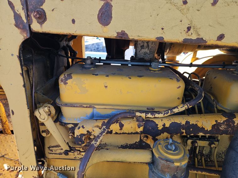 image for item EI8672 1969 Caterpillar D7 dozer