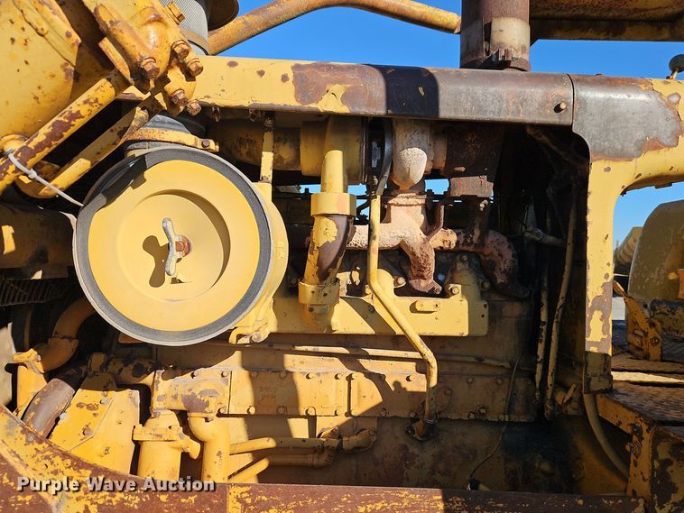 image for item EI8672 1969 Caterpillar D7 dozer