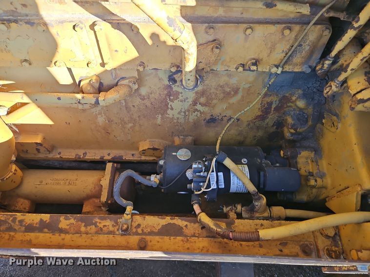 image for item EI8672 1969 Caterpillar D7 dozer