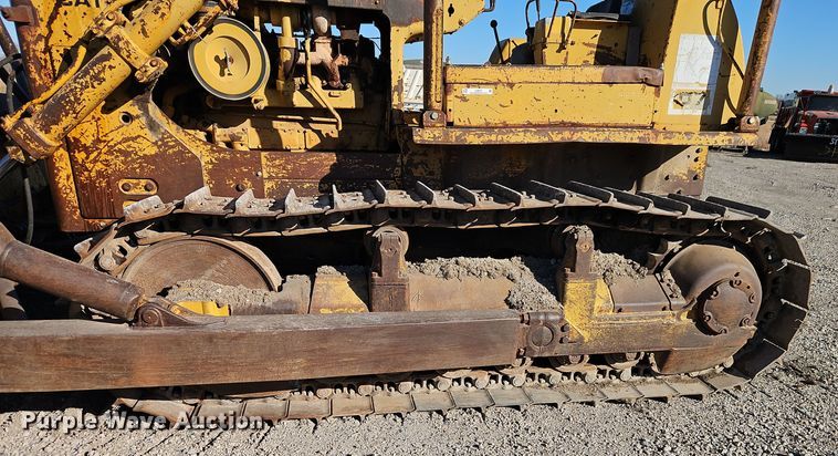 image for item EI8672 1969 Caterpillar D7 dozer