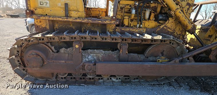 image for item EI8672 1969 Caterpillar D7 dozer