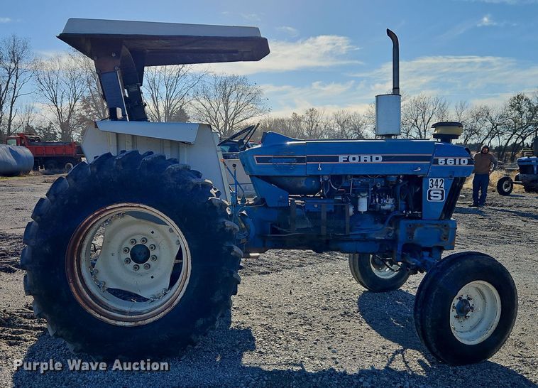 image for item EI8673 1994 New Holland 5610 tractor