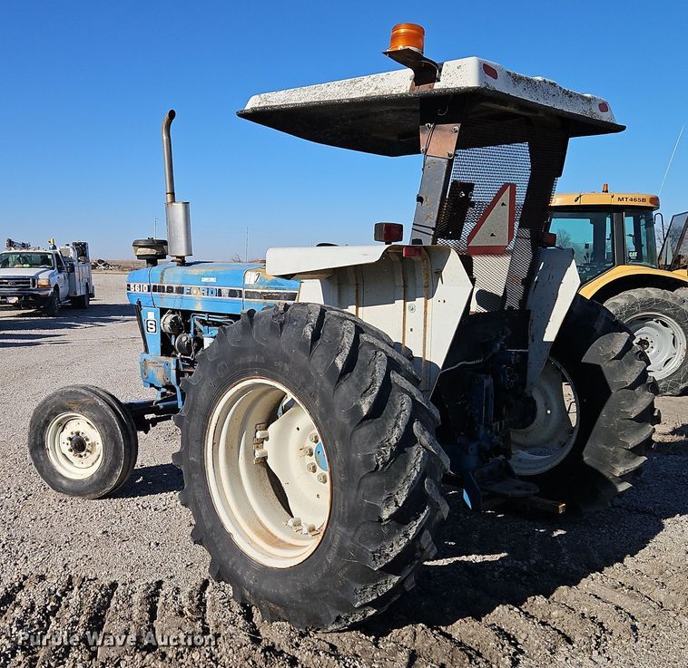 image for item EI8673 1994 New Holland 5610 tractor