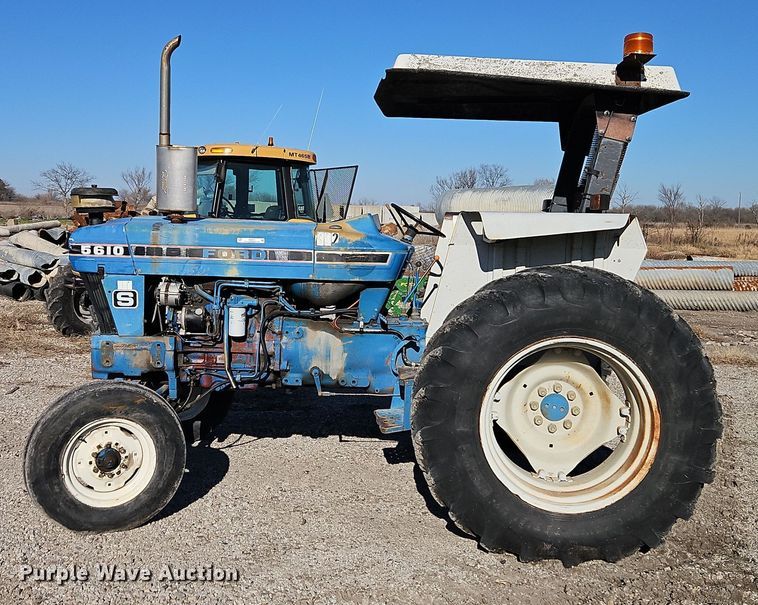 image for item EI8673 1994 New Holland 5610 tractor